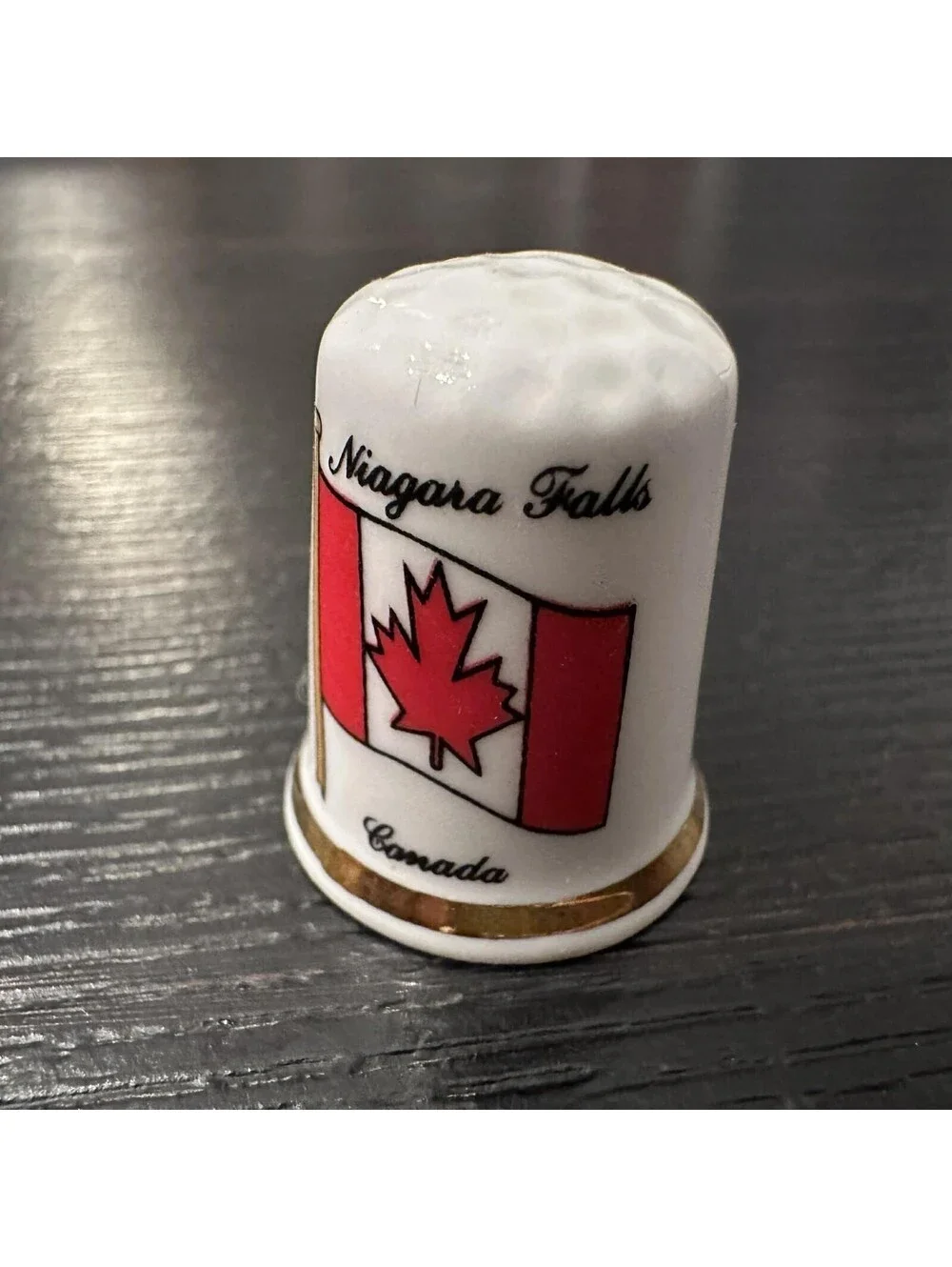 Vintage Finsbury Fine Bone China Niagara Falls Canada Flag Thimble England EUC